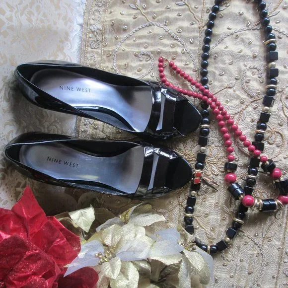 NINE WEST BLACK PATENT DOUBLE BAND PEEP-TOE HEELS – 7M - Picture 7 of 15